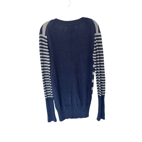 American Eagle Blue Gray Y2K Striped V-Neck Button Front Cardigan Size Medium - Picture 8 of 12
